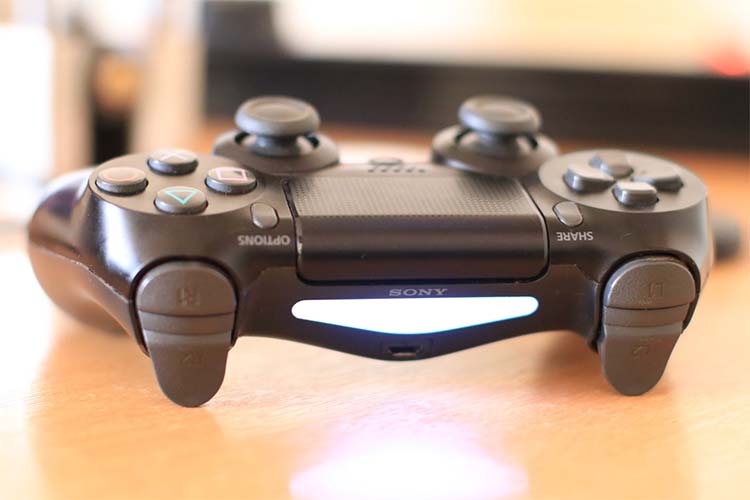 PS4 Dualshock 4 controller pairing mode